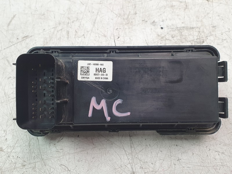 Recambio de caja reles / fusibles para ford kuga iii (dfk) 2.5 fhev referencia OEM IAM LX6T14D068HAG  