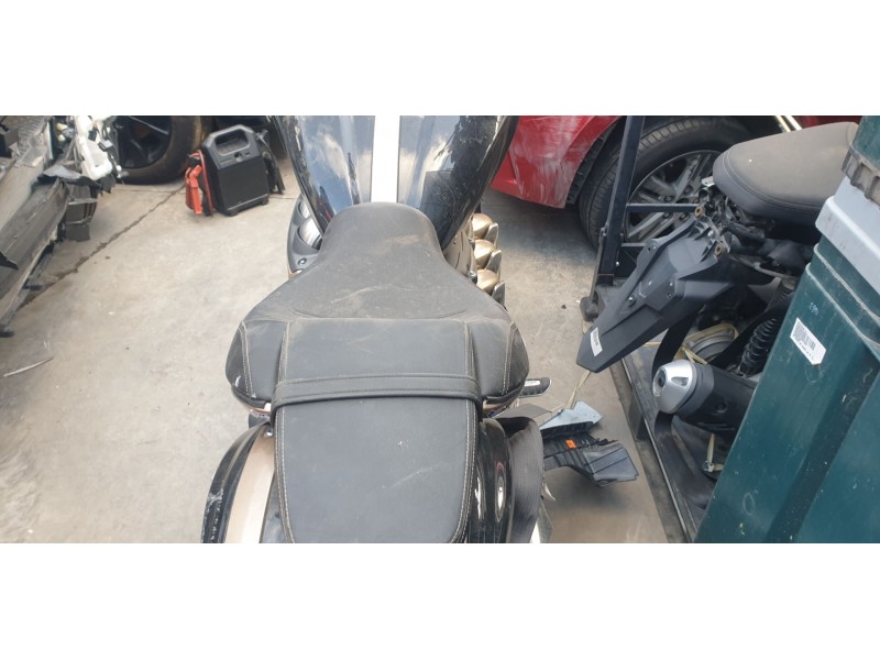 Recambio de asiento delantero para triumph rocket 3 r referencia OEM IAM   