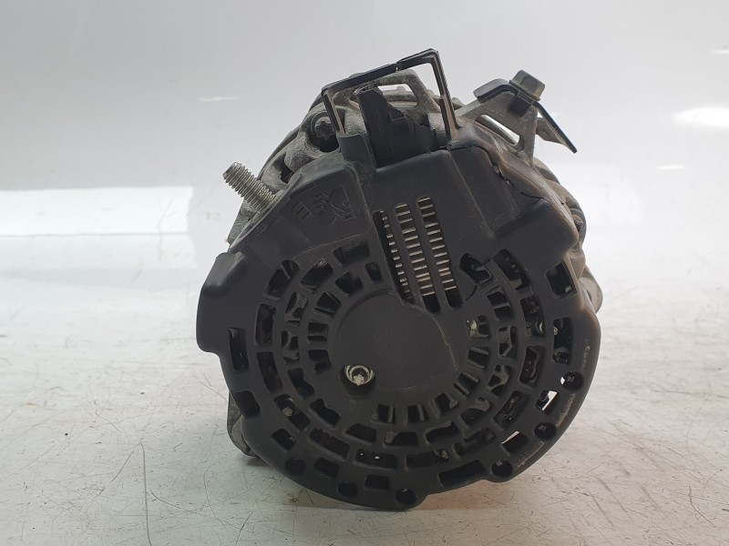 Recambio de alternador para kia stonic (ybcuv) concept referencia OEM IAM 3730007450  ALF150124DP