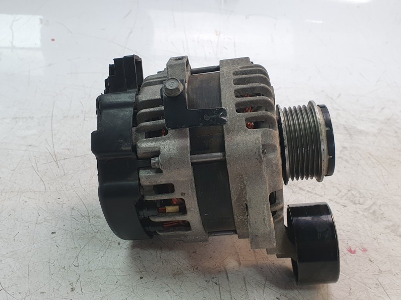 Recambio de alternador para kia stonic (ybcuv) concept referencia OEM IAM 3730007450  ALF150124DP