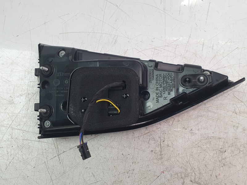 Recambio de piloto trasero derecho interior para mg zs 1.5 hybrid+ referencia OEM IAM 12053737  