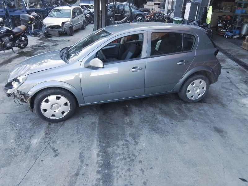 opel astra h (a04) del año 2005