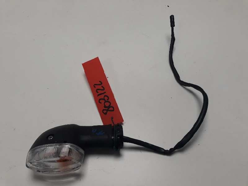 Recambio de piloto trasero derecho para yamaha xsr 900 xsr 900 referencia OEM IAM 2PN833400000  