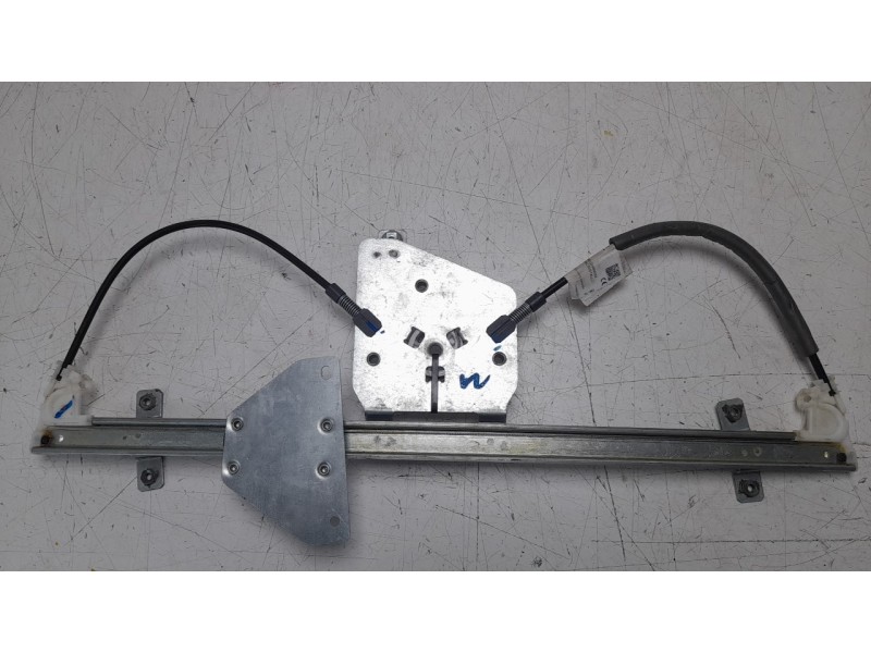 Recambio de elevalunas delantero izquierdo para mitsubishi montero (v60/v70) referencia OEM IAM MN117047 106702717 111777