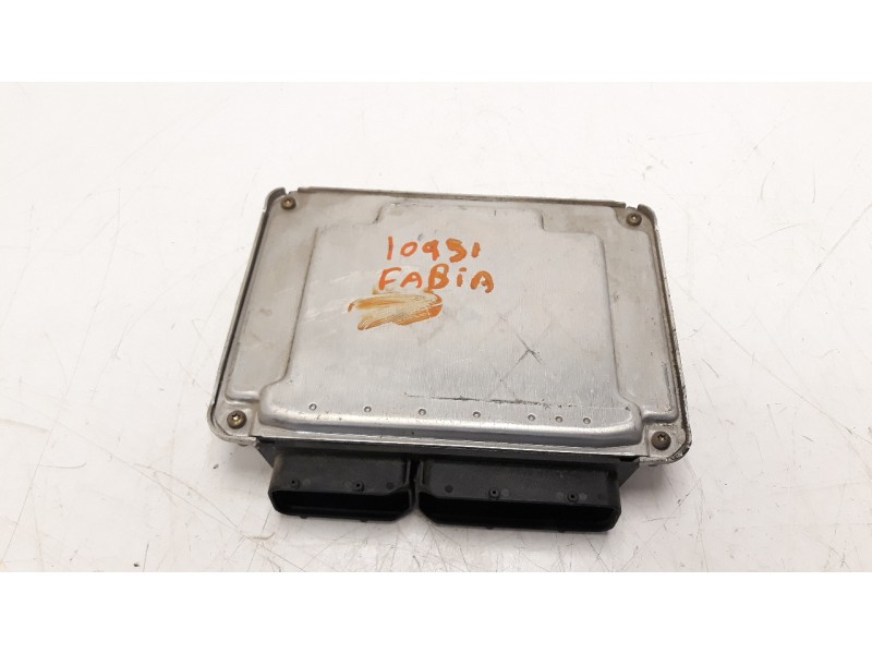 Recambio de centralita motor uce para skoda fabia (6y2/6y3) 1.9 tdi referencia OEM IAM 038906019AF 281010289 