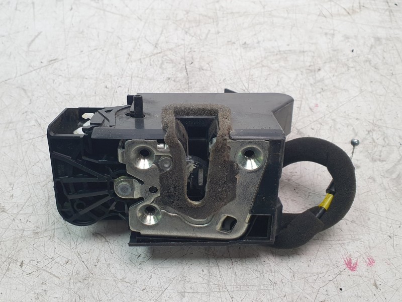 Recambio de cerradura puerta trasera derecha para dacia duster iii eco-g 100 essential referencia OEM IAM 825022783R  