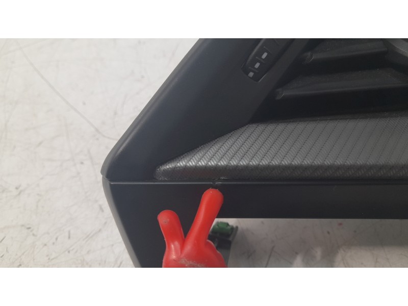 Recambio de rejilla delantera para bmw 1 (f40) 118 d referencia OEM IAM 6823188AI13  