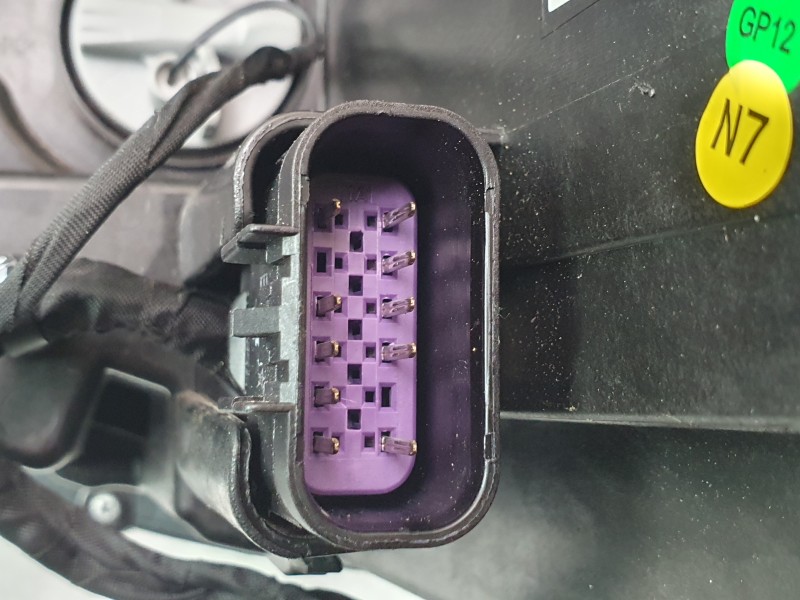 Recambio de faro derecho para mg zs 1.5 hybrid+ referencia OEM IAM 11990304  