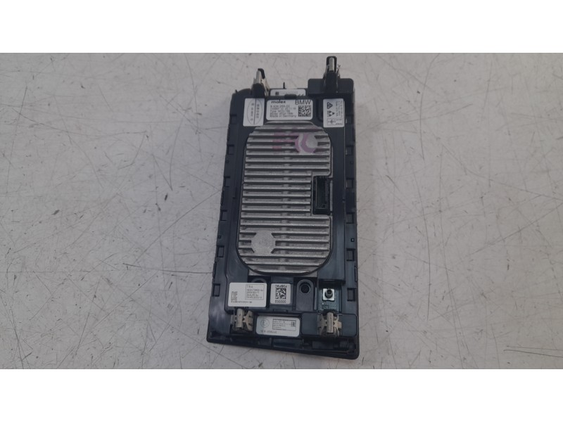 Recambio de cargador movil para bmw 1 (f40) 118 d referencia OEM IAM 943426902  