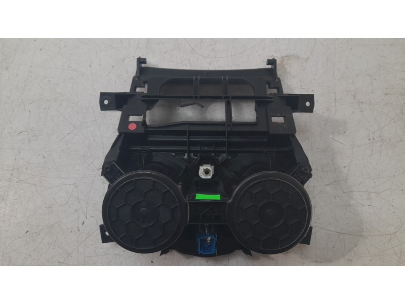 Recambio de moldura para bmw 1 (f40) 118 d referencia OEM IAM 683429808E  