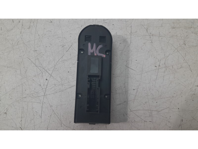 Recambio de mando elevalunas delantero izquierdo para opel astra h (a04) 1.6 (l48) referencia OEM IAM 13228706  