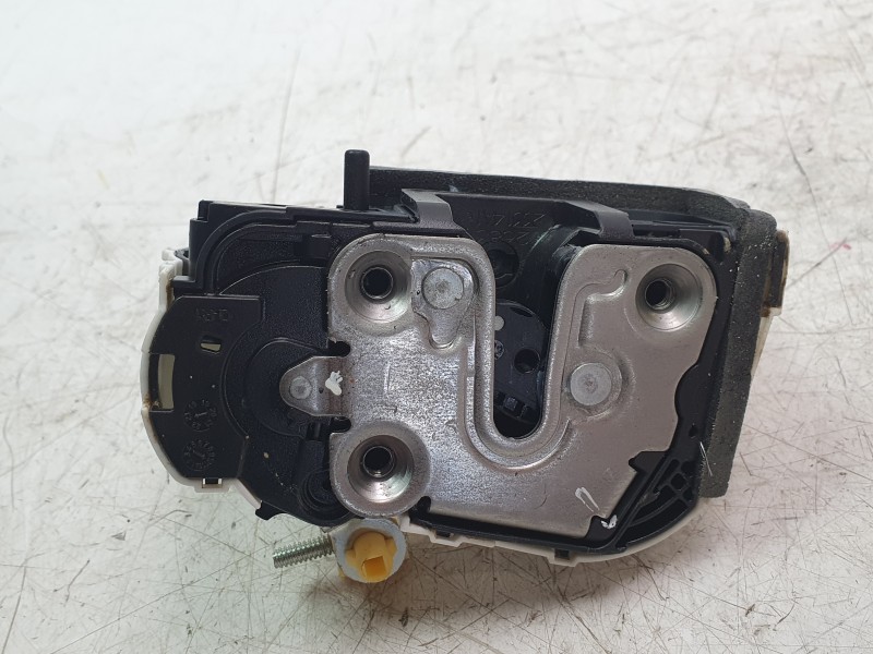 Recambio de cerradura puerta trasera derecha para mg zs comfort referencia OEM IAM 10845783  