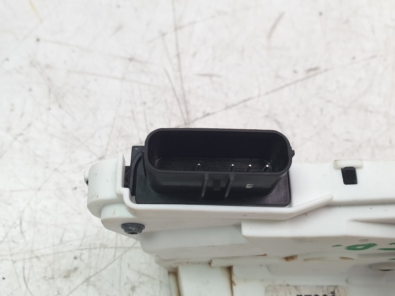 Recambio de cerradura puerta trasera derecha para mg zs comfort referencia OEM IAM 10845783  