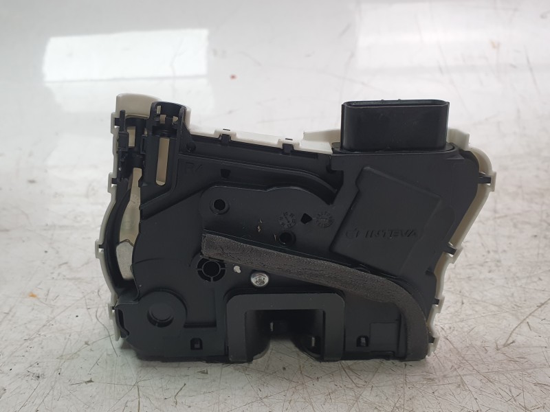 Recambio de cerradura puerta delantera derecha para mg zs comfort referencia OEM IAM 10645781  
