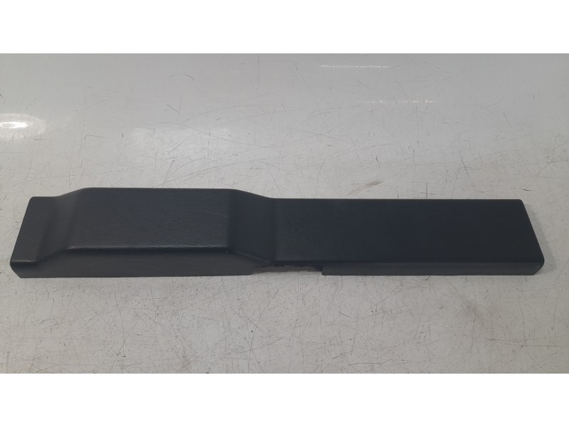 Recambio de moldura para mercedes-benz clase g (w463) g 270 cdi (463.322, 463.323) referencia OEM IAM 4637470071  