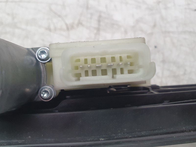 Recambio de elevalunas delantero izquierdo para renault captur ii (hf_) tce 160 (hfn1) referencia OEM IAM 807215326R  