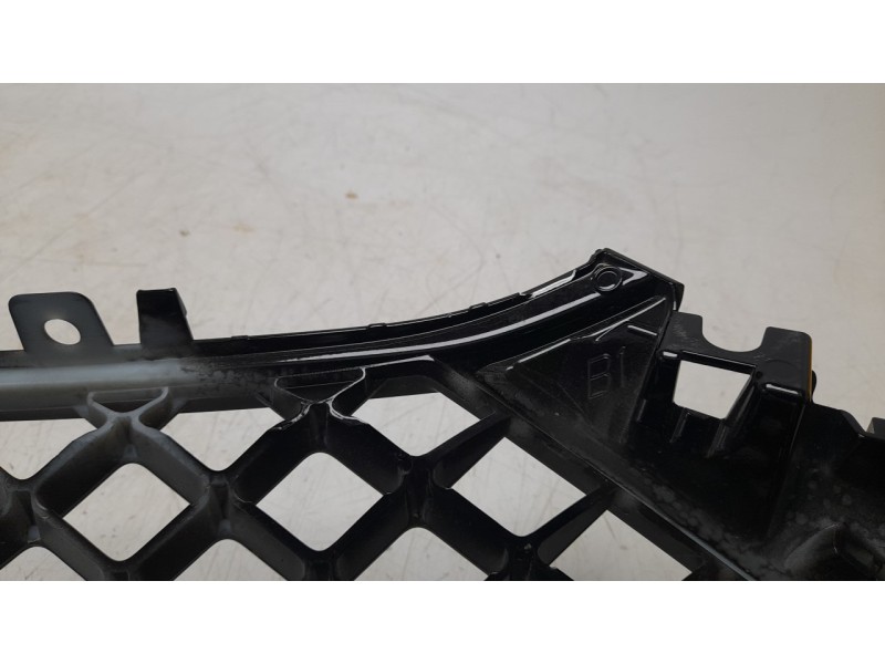 Recambio de rejilla delantera para ds ds 3 / ds 3 crossback (ur_, uc_, uj_) 1.2 puretech 130 referencia OEM IAM 9848713180  
