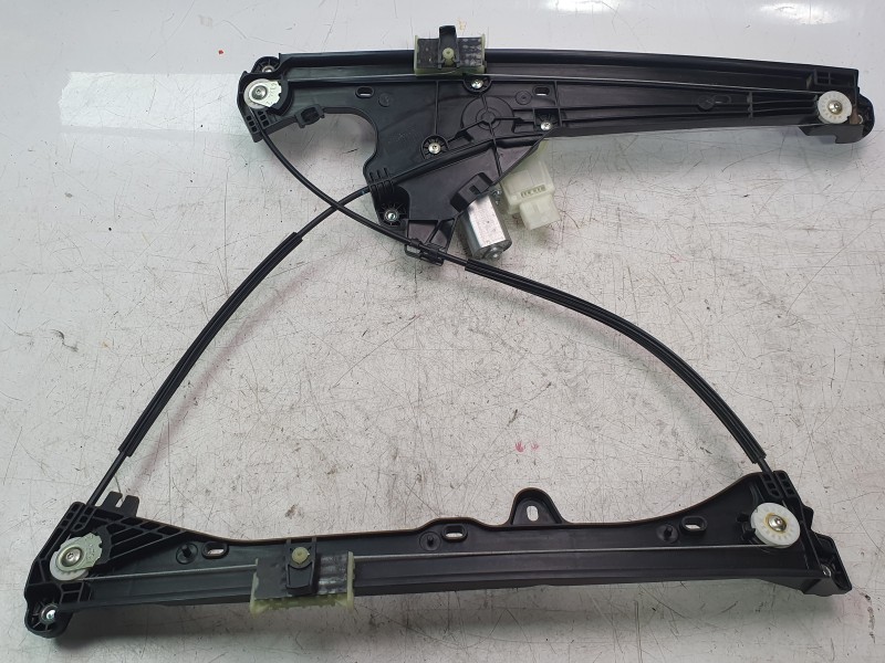 Recambio de elevalunas delantero derecho para renault rafale rafale referencia OEM IAM 807205453R  