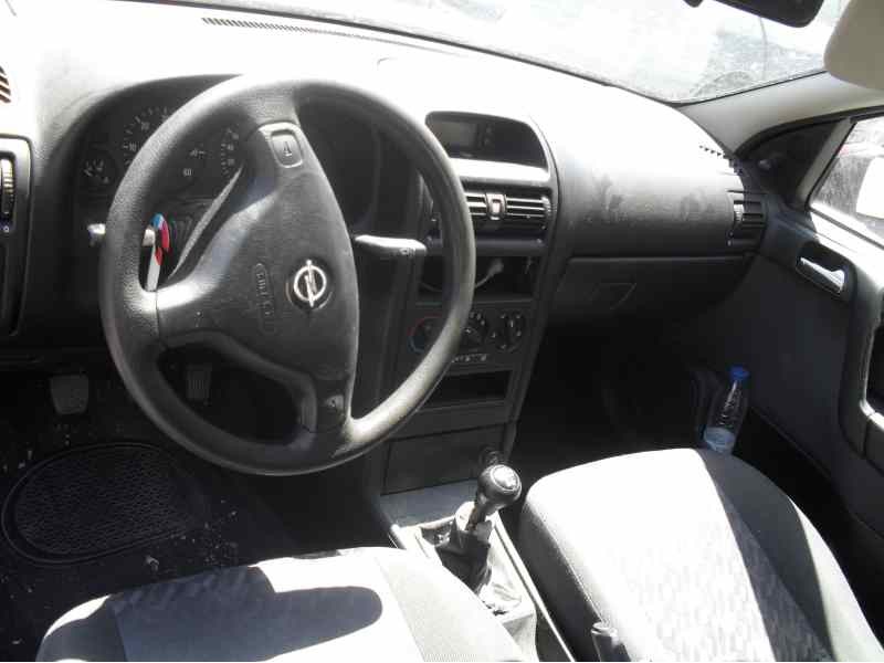 opel astra g berlina del año 2003