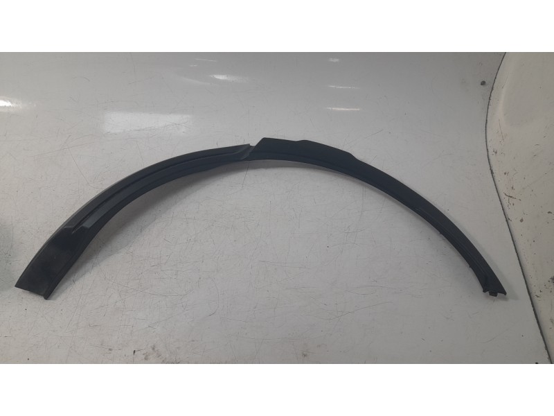 Recambio de aletin trasero izquierdo para land rover range rover evoque (l538) 2.0 d 4x4 referencia OEM IAM LR066507  