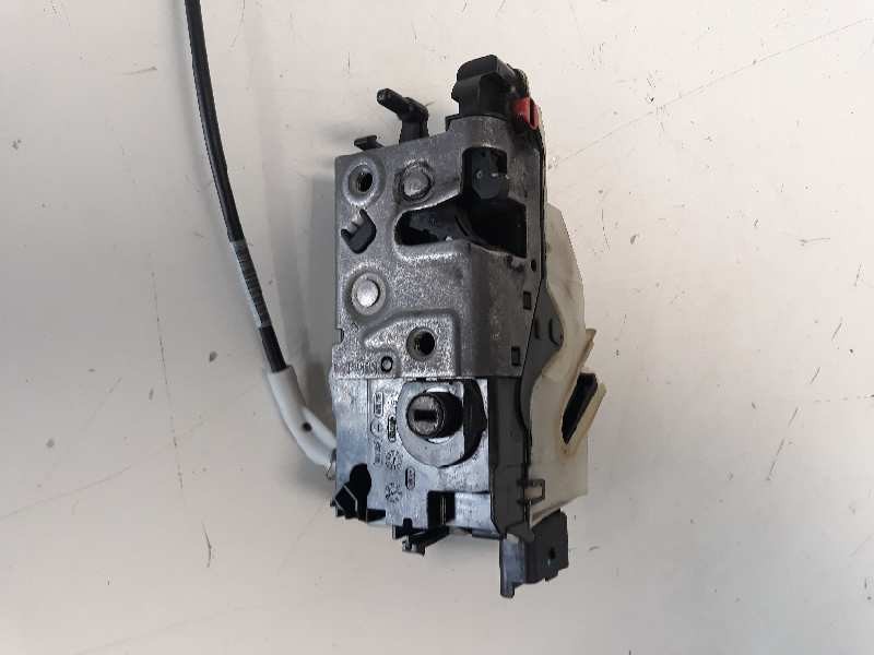 Recambio de cerradura puerta trasera izquierda para peugeot 208 active referencia OEM IAM   