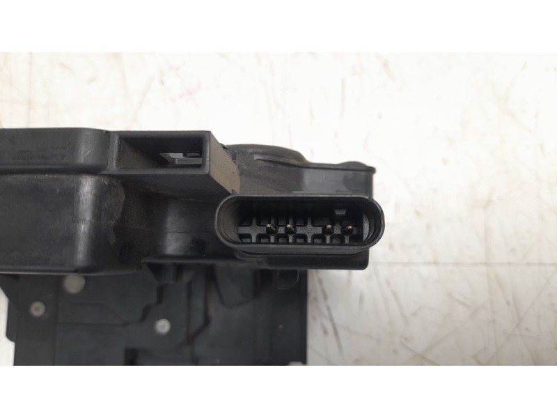 Recambio de cerradura puerta delantera izquierda para mercedes-benz cle cle 220d referencia OEM IAM A0997204902  A1770032899