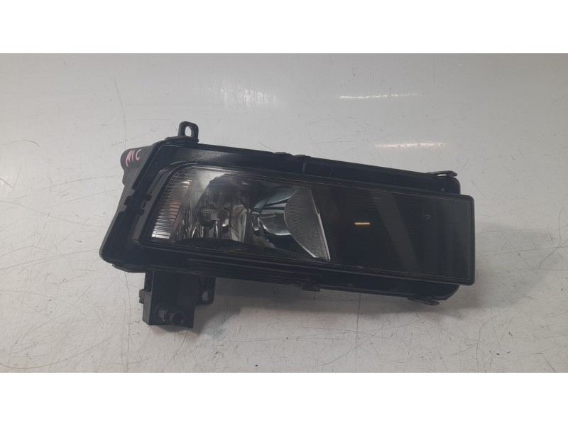 Recambio de faro antiniebla derecho para volkswagen touran (5t1) 2.0 tdi referencia OEM IAM 5TA941662A  