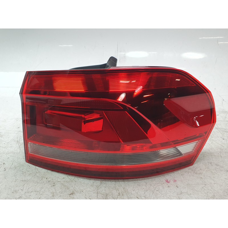 Recambio de piloto trasero derecho para volkswagen touran (5t1) 2.0 tdi referencia OEM IAM 5TA945096D 103F23690770 VG7214153
