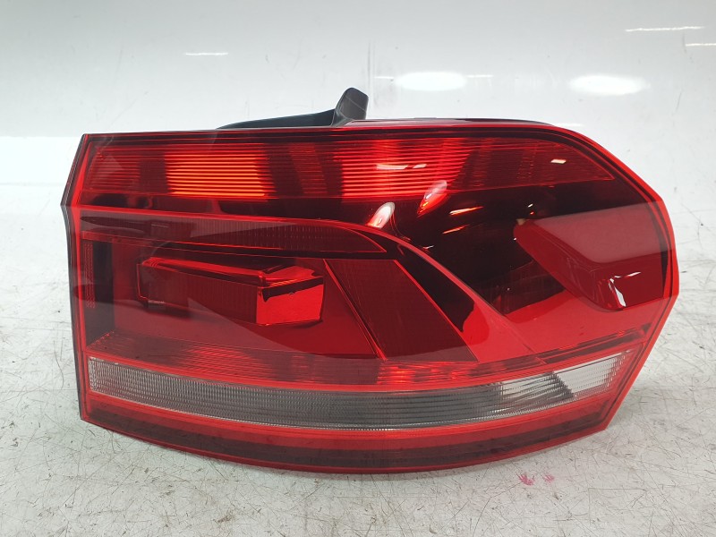 Recambio de piloto trasero derecho para volkswagen touran (5t1) 2.0 tdi referencia OEM IAM 5TA945096D 103F23690770 VG7214153