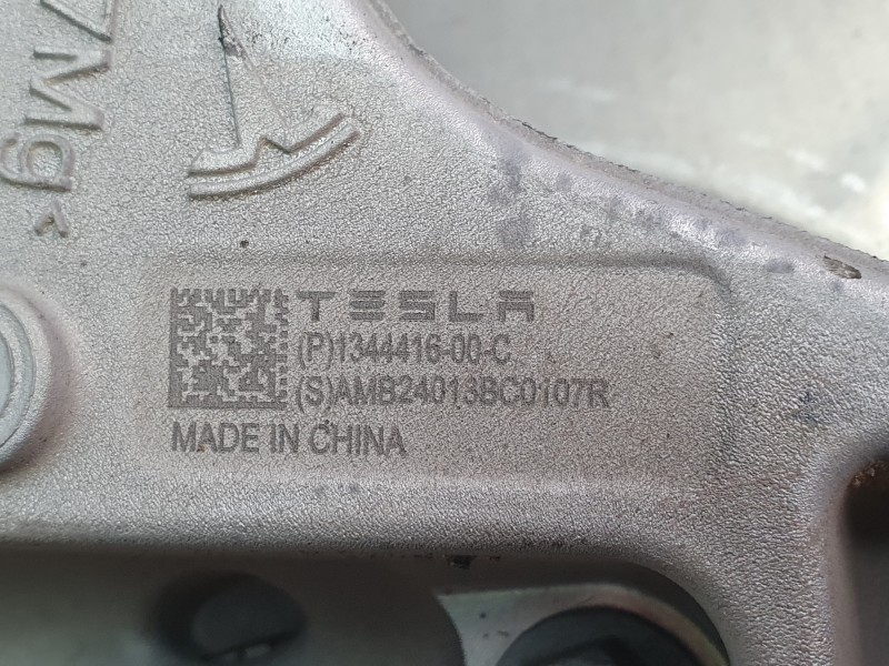 Recambio de mangueta trasera derecha para tesla model 3 (5yj3) ev referencia OEM IAM 134441600D  