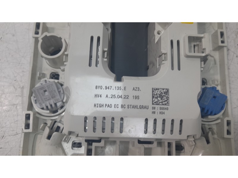 Recambio de luz interior para audi a3 limousine (8ys, 8ym) 30 tdi referencia OEM IAM 8Y0947135E  