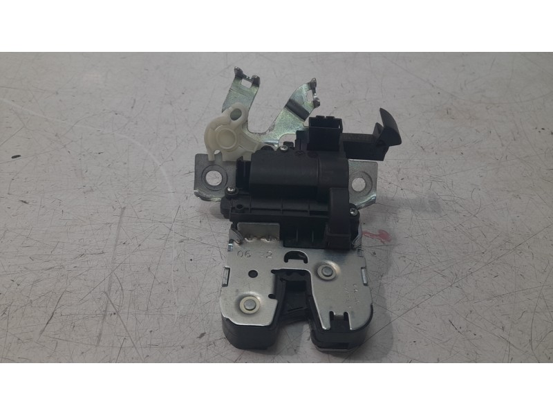 Recambio de cerradura maletero / porton para audi a3 limousine (8ys, 8ym) 30 tdi referencia OEM IAM 8W0827503  