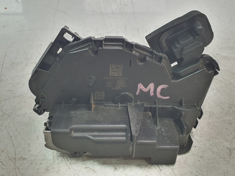 Recambio de cerradura puerta trasera izquierda para audi a3 limousine (8ys, 8ym) 30 tdi referencia OEM IAM 5TA839015Q  