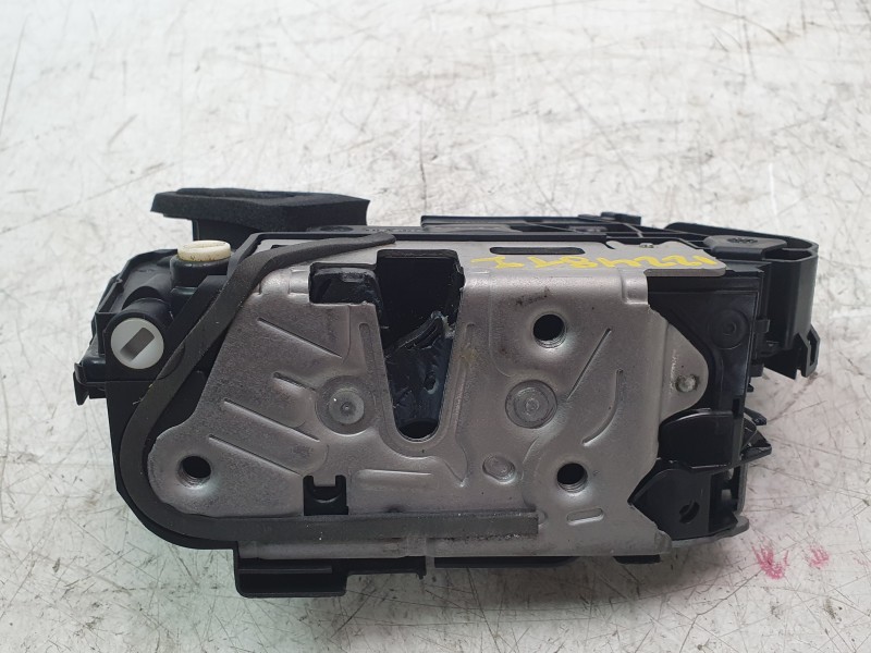 Recambio de cerradura puerta trasera izquierda para audi a3 limousine (8ys, 8ym) 30 tdi referencia OEM IAM 5TA839015Q  