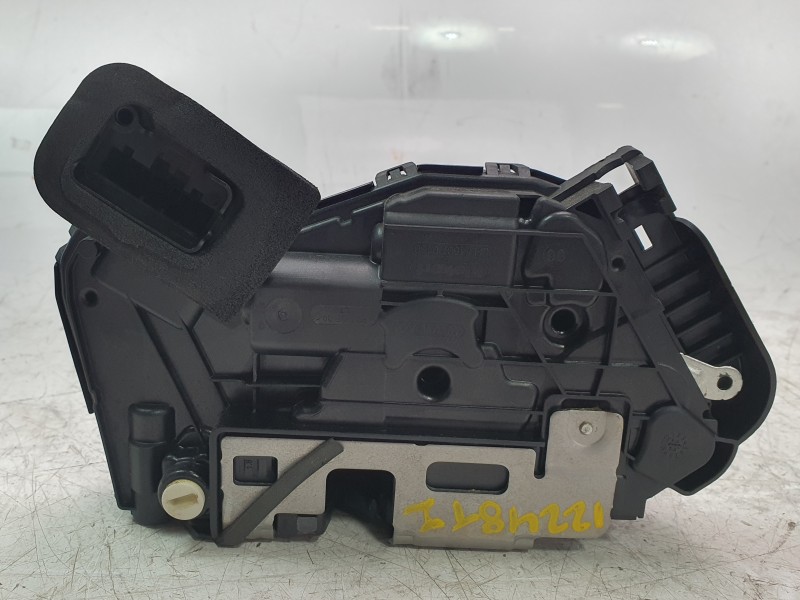 Recambio de cerradura puerta trasera izquierda para audi a3 limousine (8ys, 8ym) 30 tdi referencia OEM IAM 5TA839015Q  