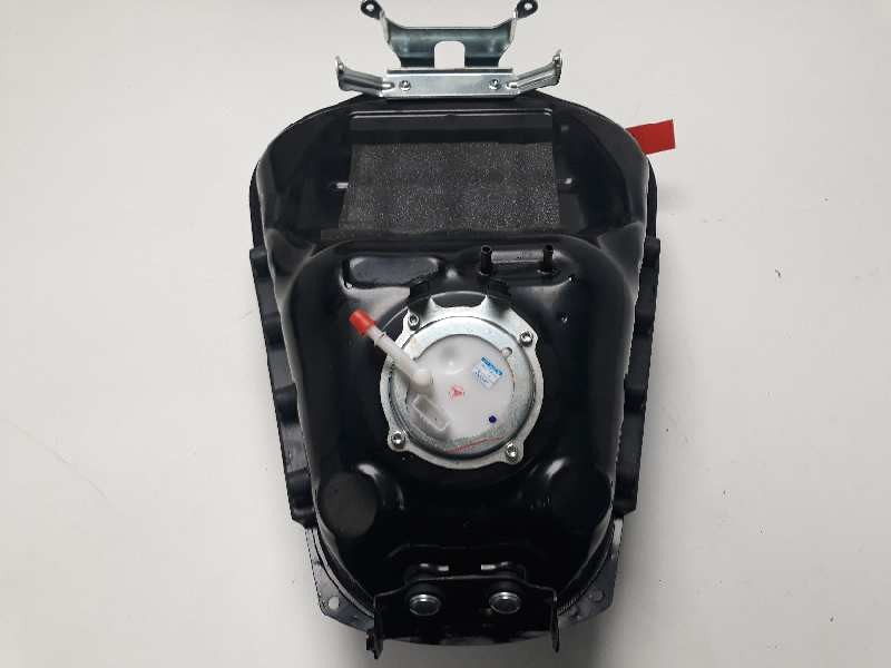 Recambio de deposito combustible para yamaha xsr 900 xsr 900 referencia OEM IAM 1RC1390700  