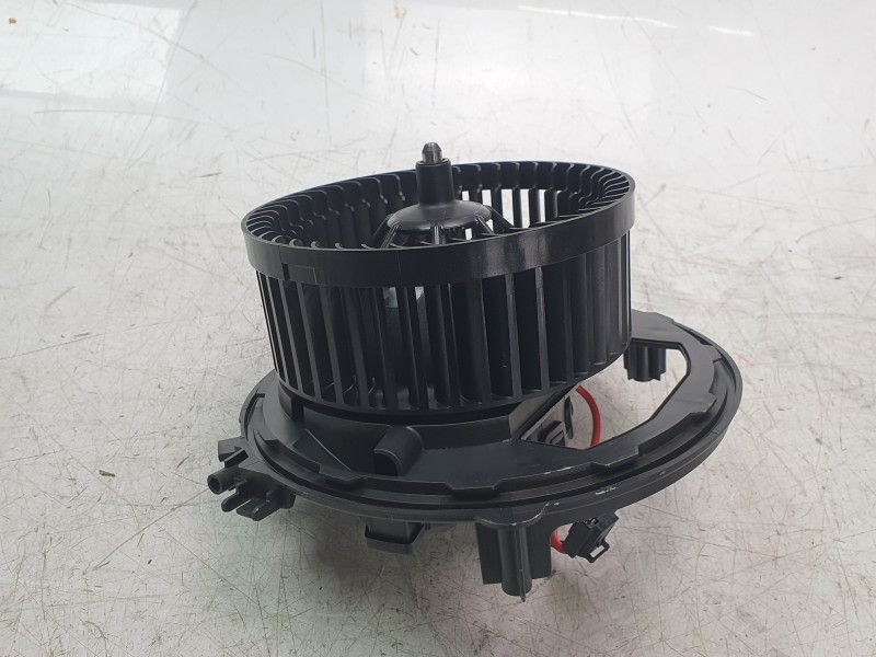 Recambio de ventilador calefaccion para audi a3 limousine (8ys, 8ym) 30 tdi referencia OEM IAM 5WB819021A  
