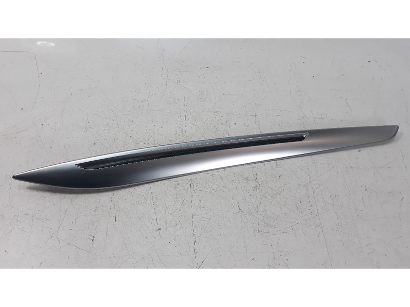 Recambio de moldura para renault megane iv grandtour 1.2 tce energy referencia OEM IAM 969311987R  