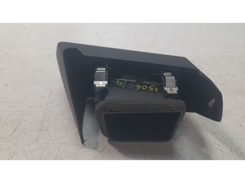 Recambio de rejilla aireadora para audi a3 limousine (8ys, 8ym) 30 tdi referencia OEM IAM 8Y1820901A  