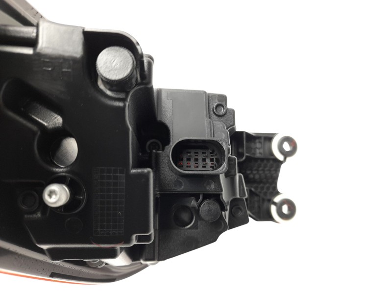 Recambio de piloto trasero derecho para seat leon (kl1) 1.5 16v etsi act referencia OEM IAM 5FA945096 103F21391770 103F21391770