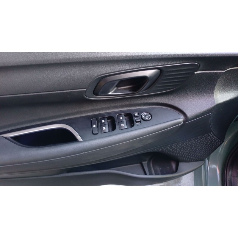 Recambio de mando elevalunas delantero izquierdo para hyundai i20 iii (bc3, bi3) 1.0 t-gdi referencia OEM IAM   