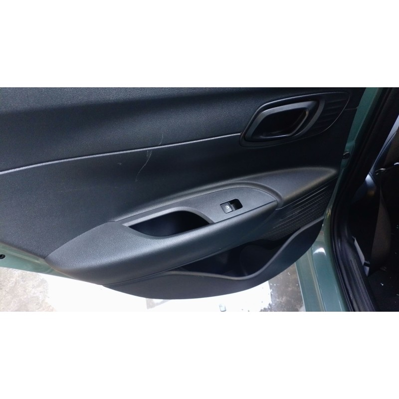 Recambio de mando elevalunas trasero izquierdo para hyundai i20 iii (bc3, bi3) 1.0 t-gdi referencia OEM IAM   