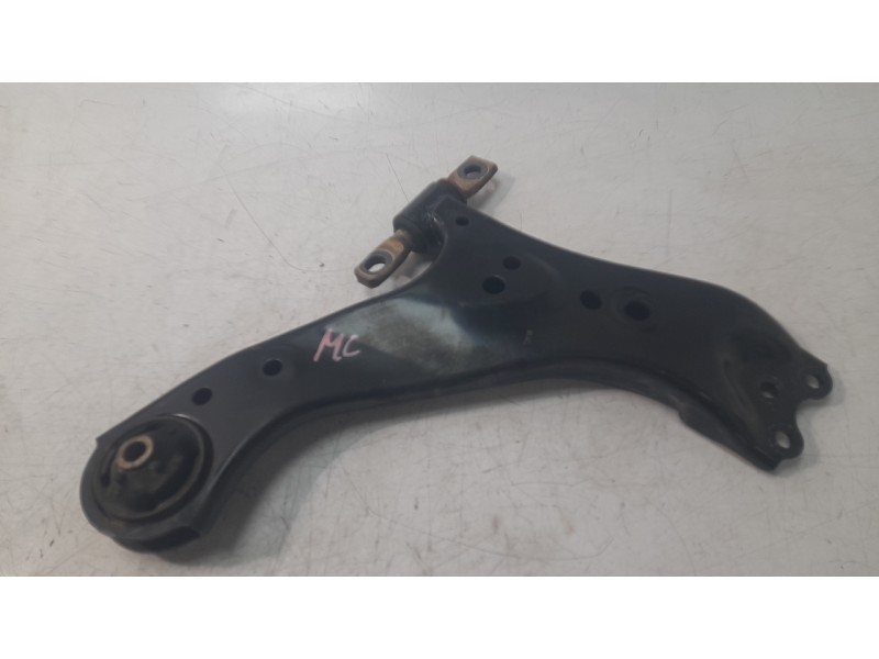 Recambio de brazo suspension delantero derecho para toyota rav4 hybrid 4x2 advance referencia OEM IAM 4806842070  