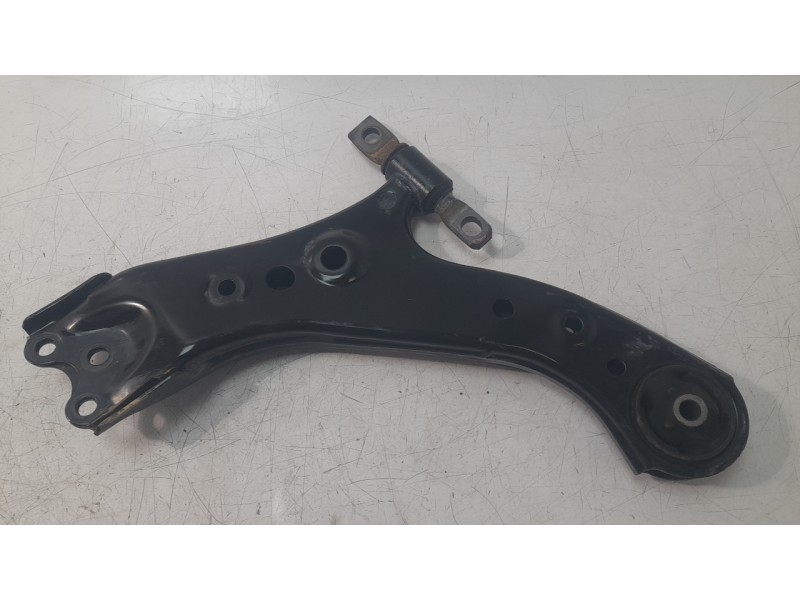 Recambio de brazo suspension delantero derecho para toyota rav4 hybrid 4x2 advance referencia OEM IAM 4806842070  