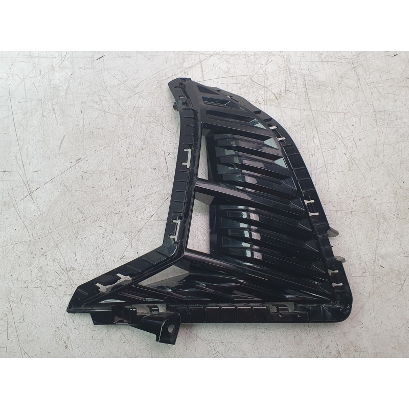 Recambio de rejilla paragolpes derecha para hyundai i20 iii (bc3, bi3) 1.0 t-gdi referencia OEM IAM 86564Q0GA0EB  