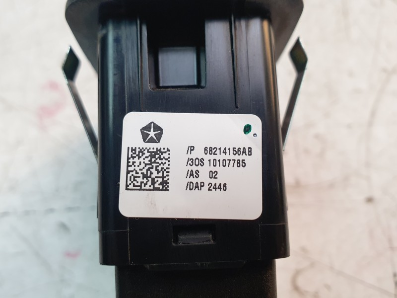 Recambio de mando elevalunas trasero izquierdo para jeep cherokee limited 4wd referencia OEM IAM 68214156AB  