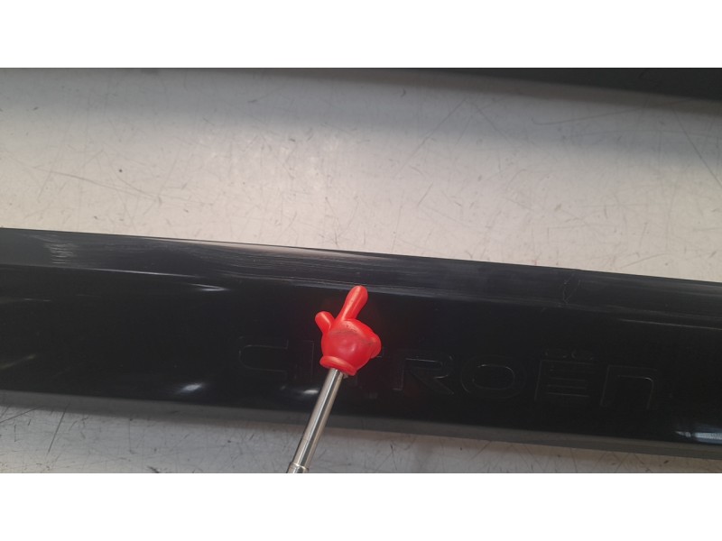 Recambio de barras techo para citroën nuevo citroen c3 turbo 100 s&s 6v max nuevo citroen c3 turbo 100 s&s 6v max referencia OEM