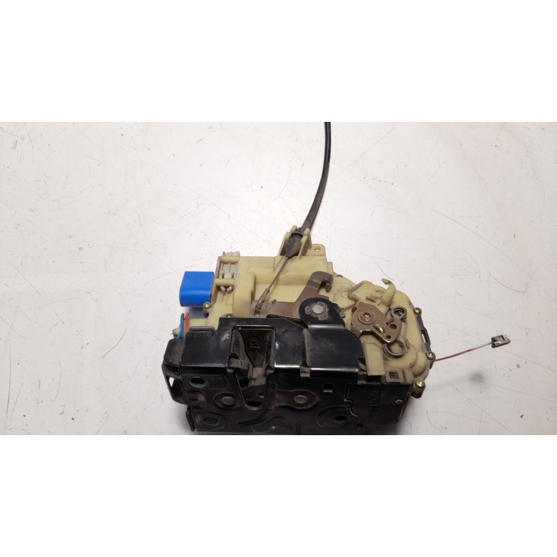 Recambio de cerradura puerta delantera derecha para seat ibiza (6l1) 1.9 sdi referencia OEM IAM 3B1837016BQ CRDVW1022 EZCVW006