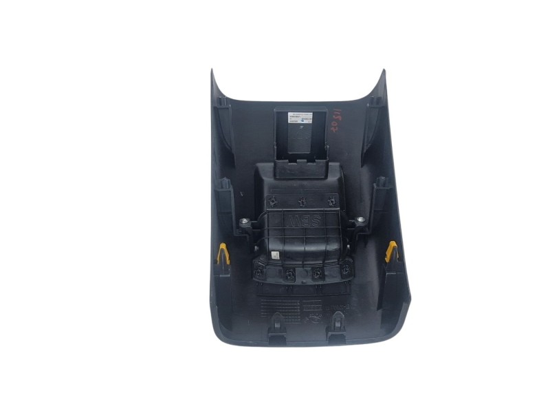 Recambio de moldura para hyundai tucson referencia OEM IAM 84640N7100NNB  