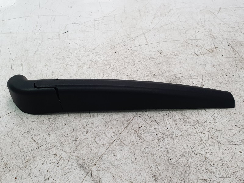 Recambio de brazo limpia trasero para bmw 1 (f40) 118 d referencia OEM IAM 748977606  